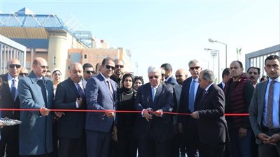 وزير التعليم يطلق اسم السباح يوسف علي حمام السباحة علوم الرياضة في بورسعيد