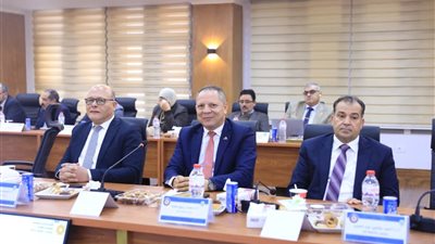 رئيس جامعة دمياط يشارك في اجتماع المجلس الأعلى للجامعات ببورسعيد