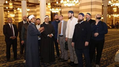 الدكتور محمد البيومي يصطحب وفدا من تتارستان الروسية لزيارة مسجد السيدة زينب 