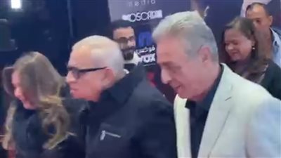 أول ظهور لمحمود حميدة بعد أزمته الصحية في العرض الخاص لفيلم «الملحد»
