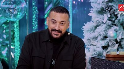 دياب: اتجوزت عن حب واكتفيت بكتب كتاب عائلي.. والست النكدية توكسيك 
