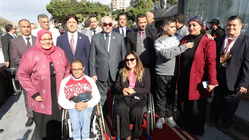 معرضاً لمنتجات الأشخاص