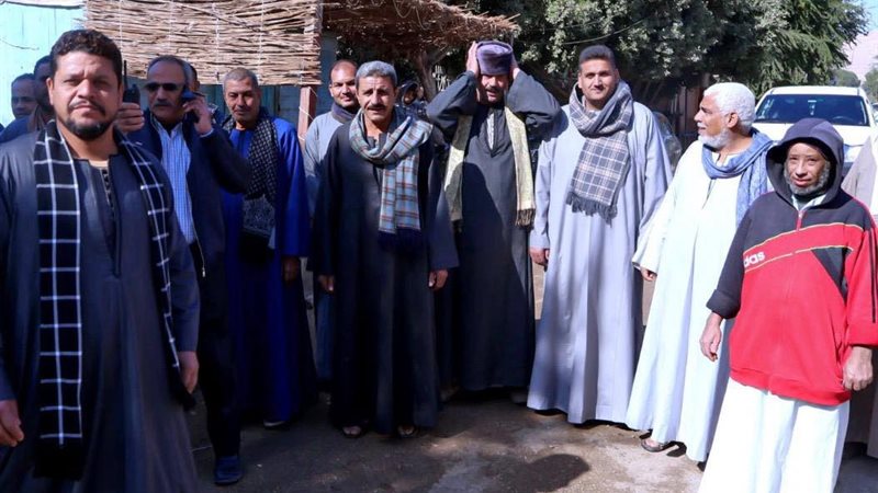 توافد المواطنون بقنا
