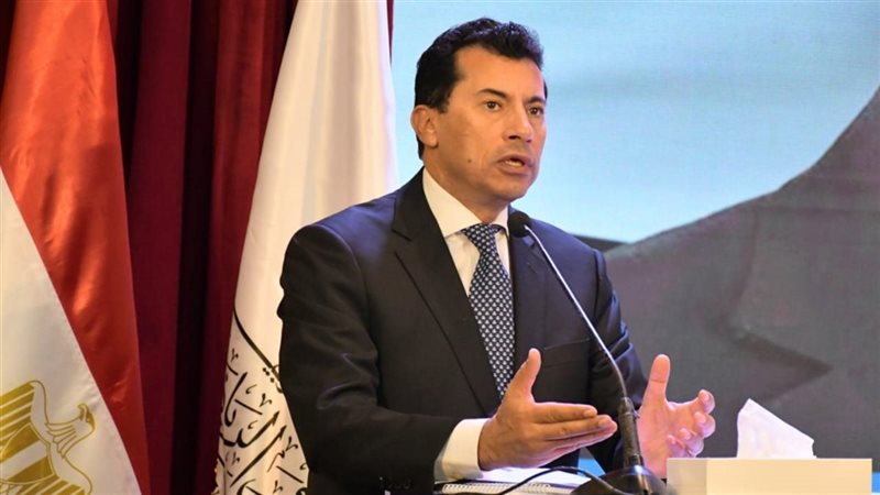 د/ أشرف صبحي وزير