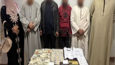 القبض على 5 أشخاص وسيدة أثناء توزيع بطاقات وأموال لدعم مرشحين بجرجا بسوهاج