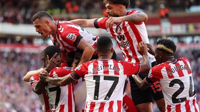 سندرلاند يكتب التاريخ قبل مواجهة مانشستر سيتي بالدوري الإنجليزي الممتاز