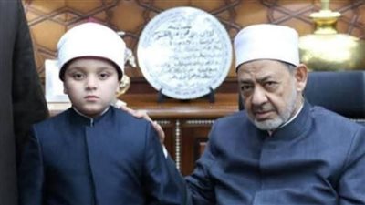 تريند العام 2025.. من هو أنس الأزهري الذي أجلسه الإمام الأكبر على كرسيه؟ 