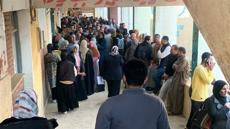 إقبال كبير على لجان