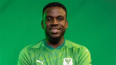 مصدر يكشف لـ«نيوز رووم» تفاصيل سقوط نجل كينجسلي لاعب المصري من الطابق الرابع