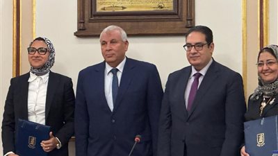 جامعة القاهرة تواصل دعمها التنموي لـ الوادي الجديد بمشروع رائد للزراعة الذكية 