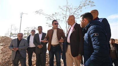 وزير الإسكان يتفقد موقفًا إقليميًا ومجمعًا شرطيًا بحدائق العاصمة