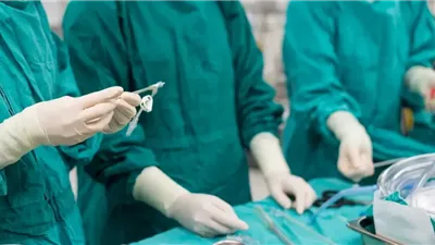 نجاح عملية قلب مفتوح بتقنية التدخل الجراحي المحدود بمستشفيات جامعة بني سويف