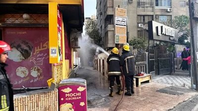 السيطرة على حريق بمحل ملابس بشارع ناصر التجارى في شبرا الخيمة 