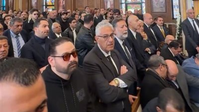 فاطمة ناعوت وأمير شاهين.. أبرز حضور جنازة والدة هاني رمزي 