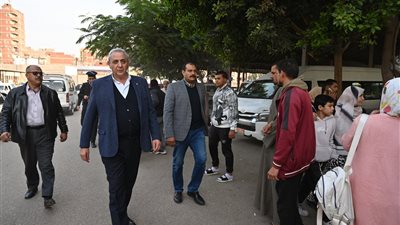 جولة مفاجئة للمحافظ.. متابعة تطوير كورنيش محلة منوف وحركة المواصلات