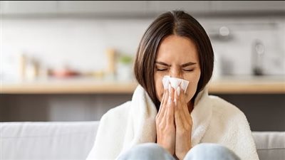 سيلان الأنف المستمر ليس لشئ عادي.. طبيبة تكشف السبب الخفي 
