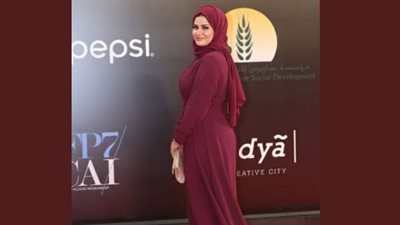 سما المصري بالحجاب على السجادة الحمراء: «هو كان لازم العريان؟»