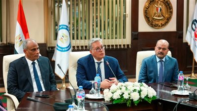 وزير البترول  يُكرم المهندس إبراهيم مكي بمناسبة انتهاء فترة عمله رئيسًا للقابض