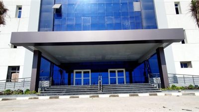 وفد من وزارة الصحة يتفقد المنشآت الصحية الجديدة بأسيوط