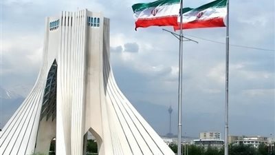 لترشيد استهلاك الطاقة..تعطيل المؤسسات الحكومية والمدارس والبنوك اليوم في طهران