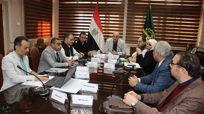 محافظ القليوبية يبحث إجراءات تحويل قرية القلج وتوابعها بالخانكة إلى مدينة