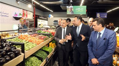 محافظ الشرقية يفتتح هايبر ماركت «كارفور» بمجمع الخدمات التجاري المتكامل مول 99