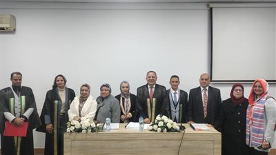 رئيس جامعة دمياط يترأس لجنة مناقشة رسالة ماجستير بكلية الآثار عين شمس 