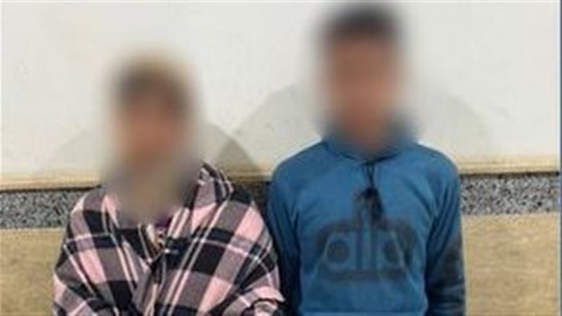 الطالب والدته 