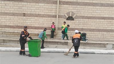 قبل عيد الميلاد.. طاهر الخولي يطلق حملات نظافة بمحيط كنائس مصر القديمة والمنيل