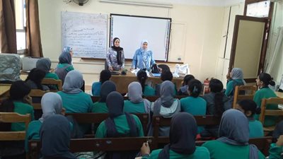 مديرية الصحة بالسويس تنظم ندوة لتوعية الطالبات بالعناية بصحة الفم والأسنان