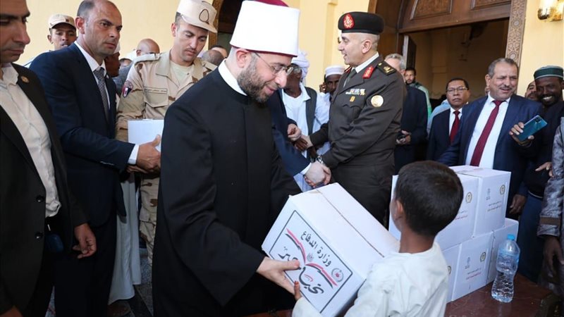 وزير الأوقاف أثناء