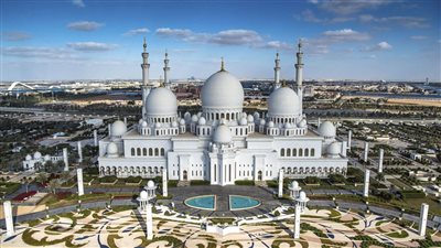 الإمارات تعلن تغيير موعد صلاة الجمعة.. ما الأسباب؟