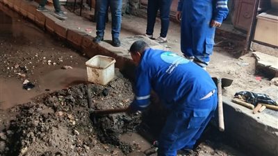 تسببت فى انقطاع المياه..السيطرة على انفجار ماسورة مياه بالمنوفية