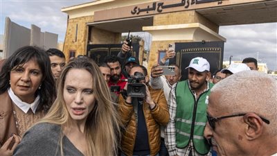 نائب: زيارة إنجلينا جولي لمعبر رفح رسالة لتذكير العالم بالمأساة الإنسانية بغزة