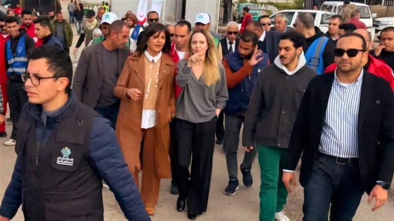 السفيرة نبيلة مكرم