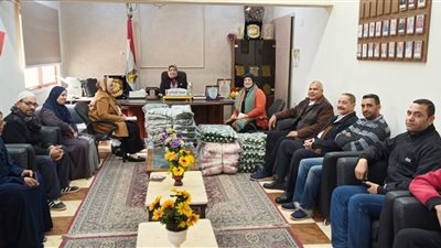 توزيع 450 بطانية على الأيتام وكبار السن ببنى سويف تحت رعاية المحافظ