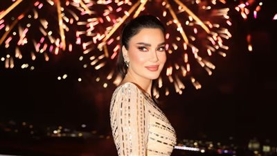 أناقة الاحتفال.. إطلالات النجمات العربيّات في ليلة رأس السنة