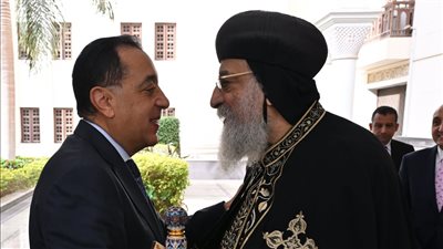 رئيس الوزراء يهنئ قداسة البابا تواضروس بعيد الميلاد المجيد
