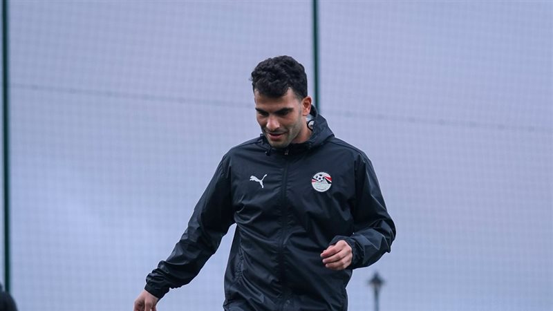 زيزو في تدريبات منتخب