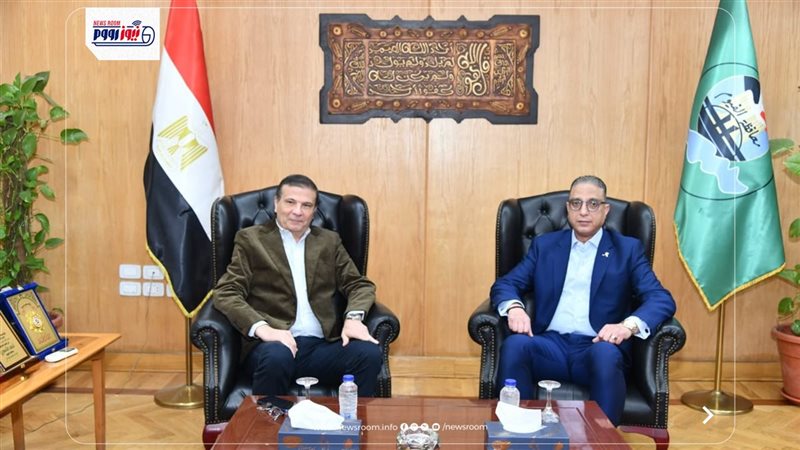 محافظ الفيوم ووزير
