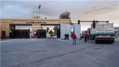 هآرتس: معبر رفح سيفتح قريبًا في كلا الاتجاهين تحت إشراف أوروبي