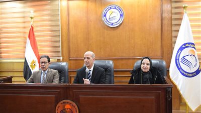 بحث سبل تطوير الأداء بكلية الطب البيطري والعلاقات العامة بجامعة بنى سويف 