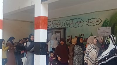 توافد الناخبين على لجان رشيد في البحيرة والسيدات يتصدرن المشهد