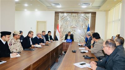 محافظ السويس يتابع مشروع مد العين السخنة بمياه التحلية