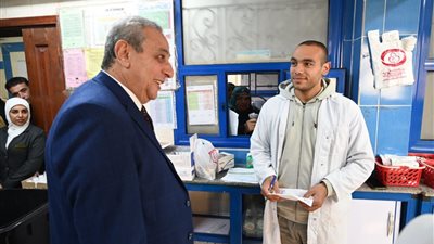 جولة مفاجئة لمحافظ الغربية لضبط الأداء داخل عيادة أحمد عرابي الشاملة