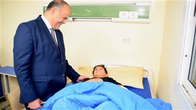 وكيل التعليم بورسعيد يطمئن على الطالب ضحية العقر من كلب ضال