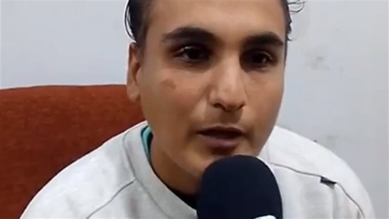 شاب فاقد جزئيا للبصر