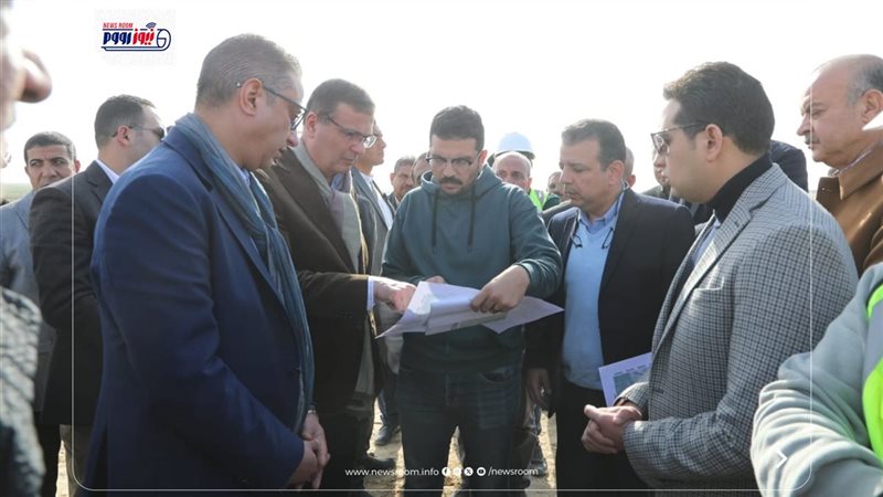 محافظ الفيوم ووزير