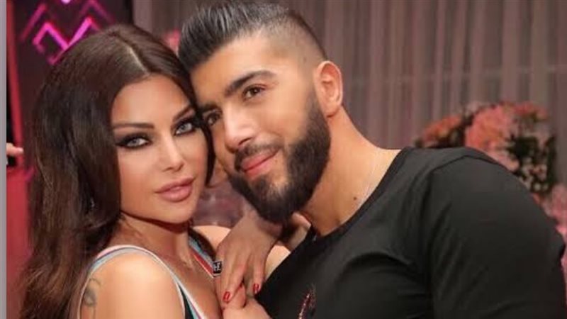 هيفاء وهبي والمصمم