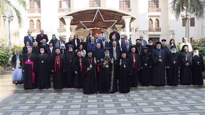 بطريركا الأقباط الكاثوليك والروم الكاثوليك يهنئان قداسة البابا تواضروس الثاني 